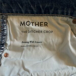 Mother Denim Ditcher Crop Running With Scissors, size 32
